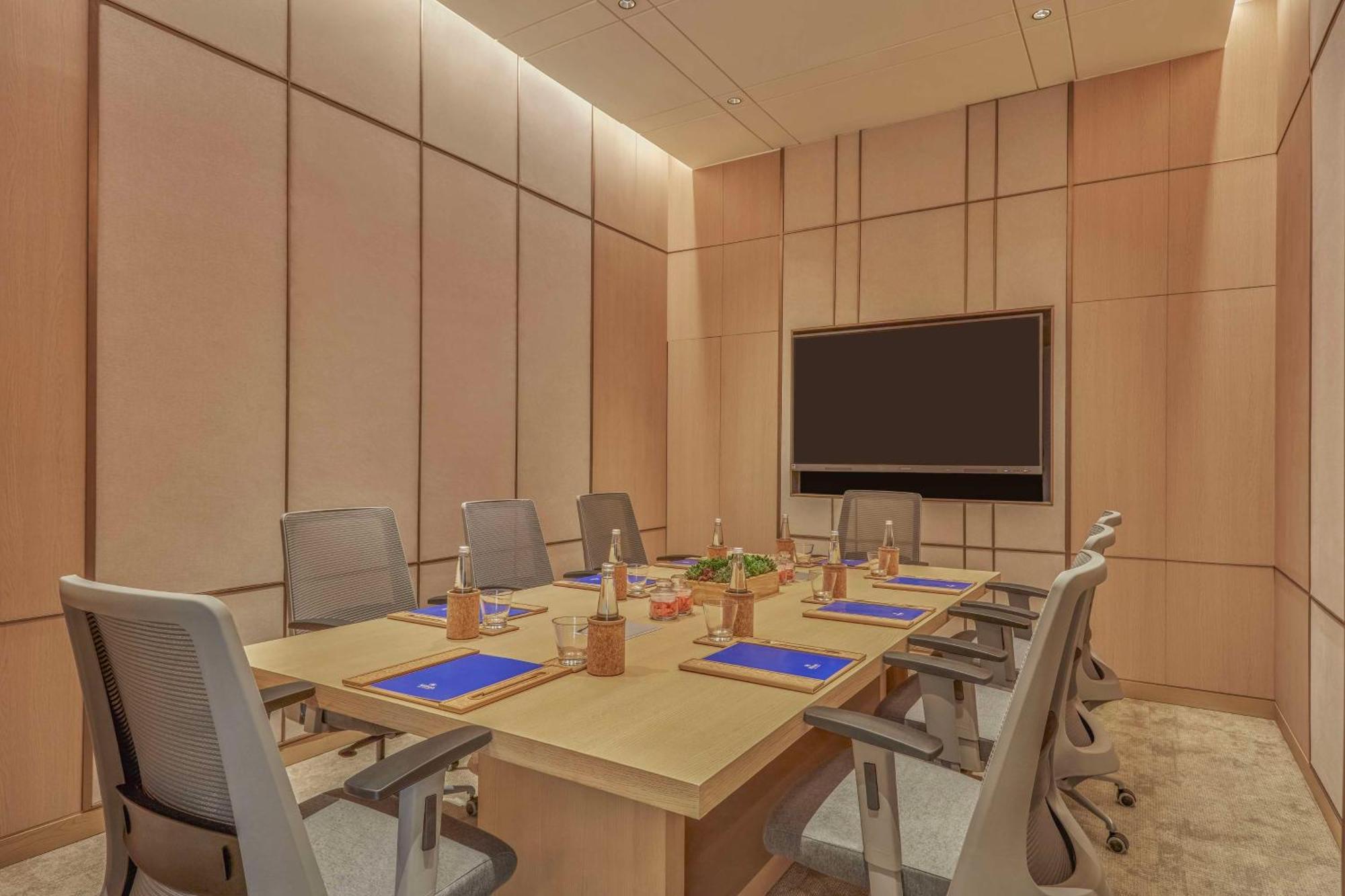 Hilton Gurugram Baani City Centre Gurgaon Extérieur photo