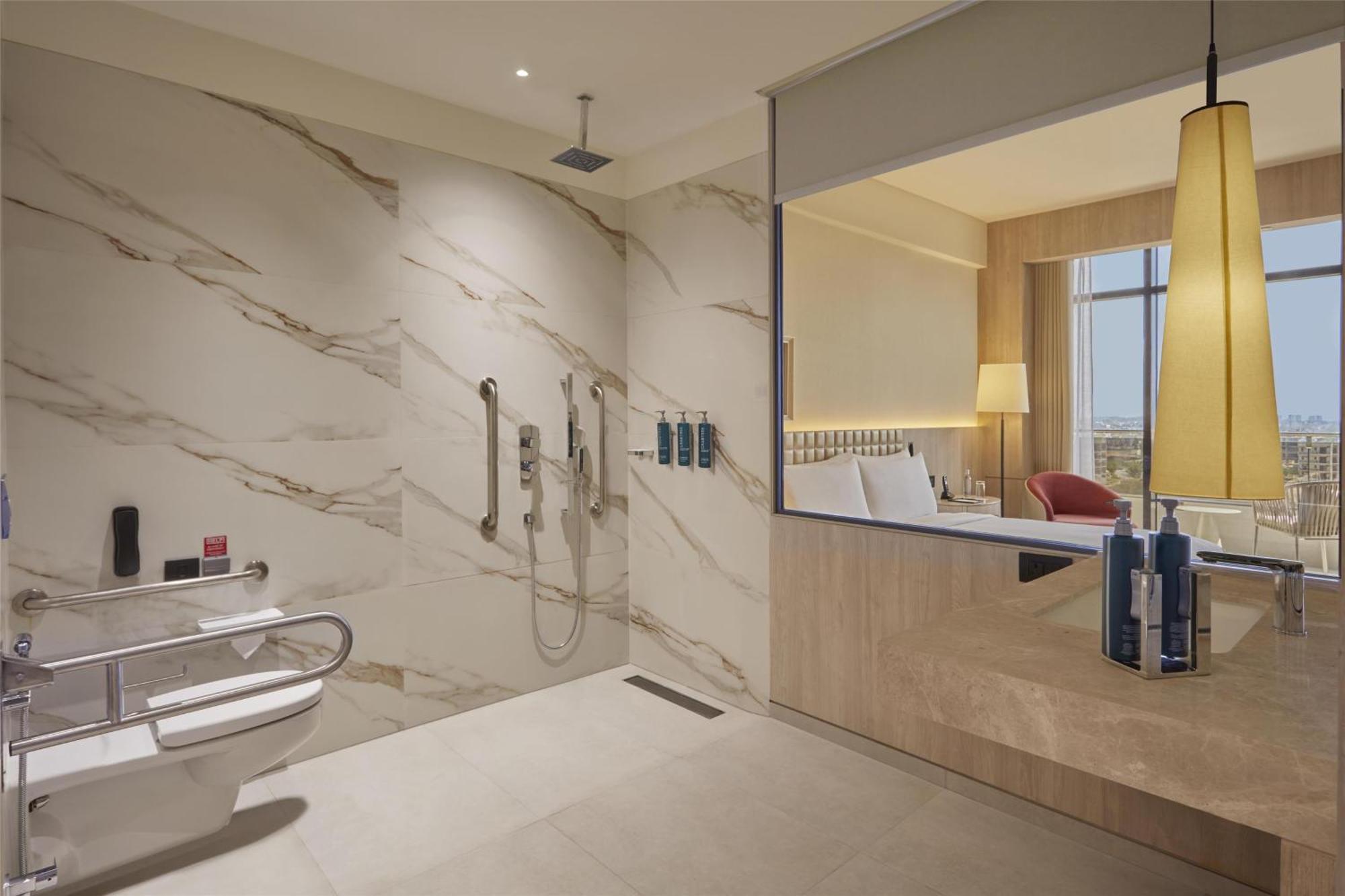 Hilton Gurugram Baani City Centre Gurgaon Extérieur photo