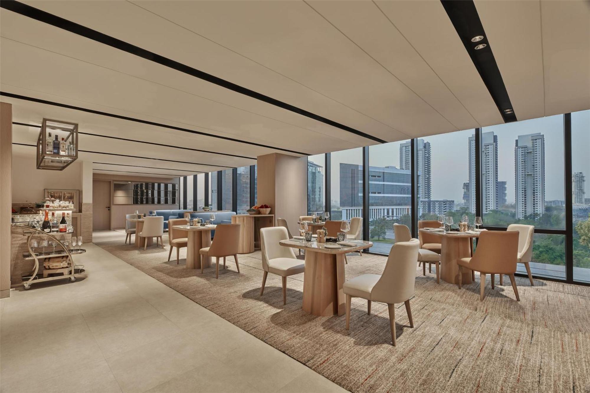 Hilton Gurugram Baani City Centre Gurgaon Extérieur photo