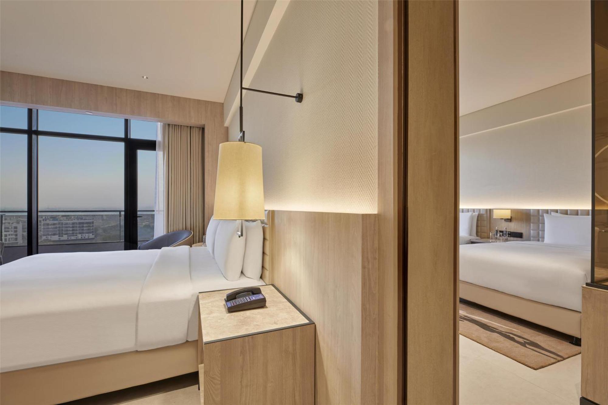 Hilton Gurugram Baani City Centre Gurgaon Extérieur photo